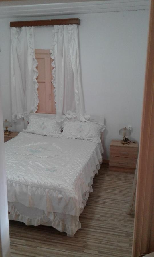Villa Angela, Traditional Villa In The Village Agios Ioannis Peristeron  Ngoại thất bức ảnh