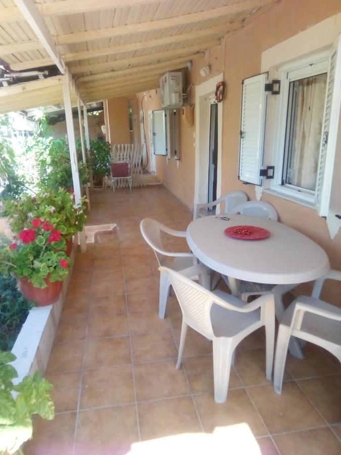 Villa Angela, Traditional Villa In The Village Agios Ioannis Peristeron  Ngoại thất bức ảnh
