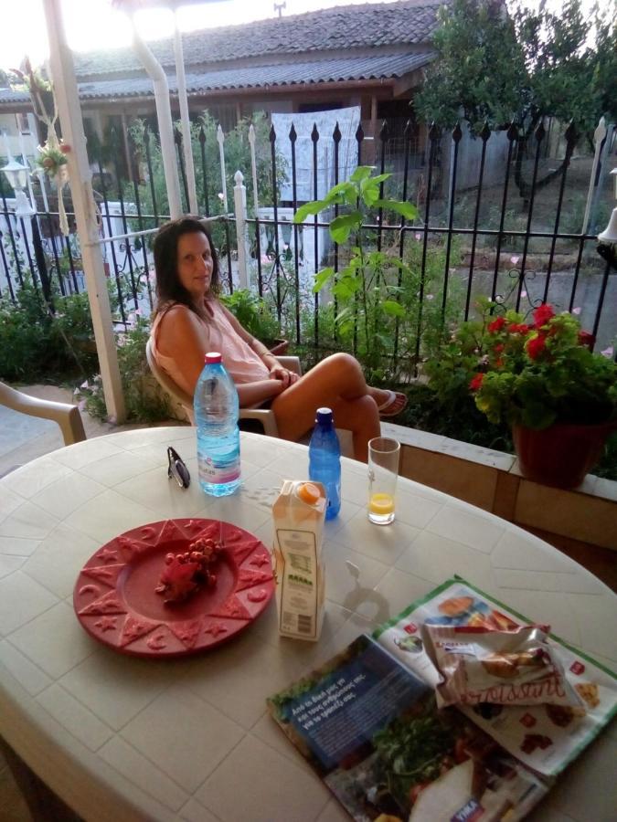Villa Angela, Traditional Villa In The Village Agios Ioannis Peristeron  Ngoại thất bức ảnh