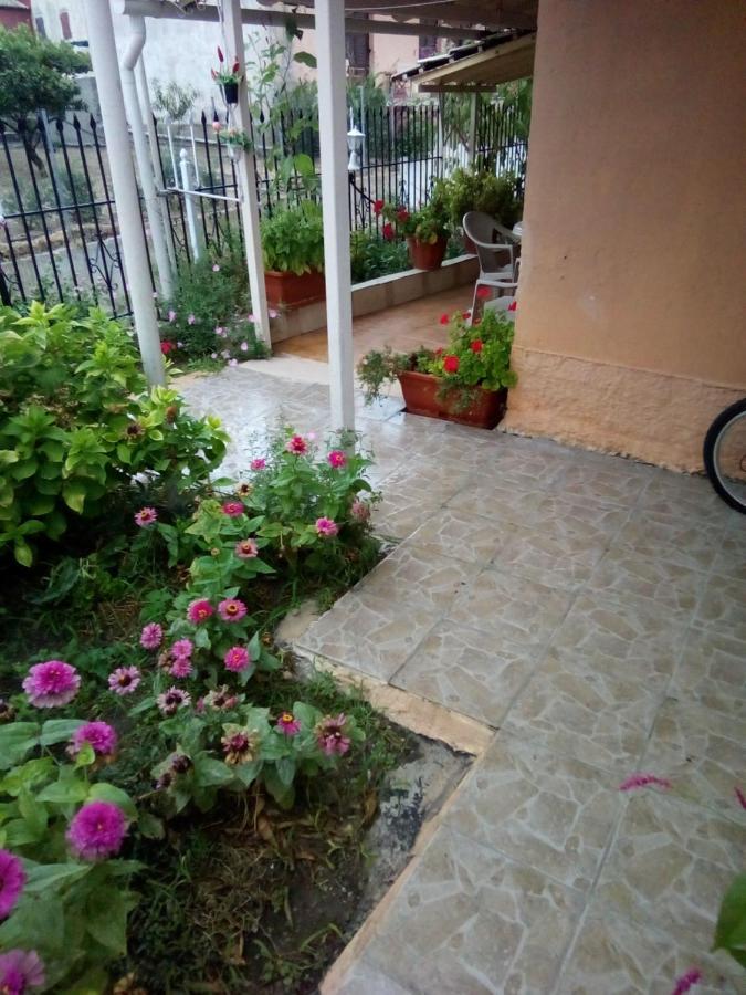 Villa Angela, Traditional Villa In The Village Agios Ioannis Peristeron  Ngoại thất bức ảnh