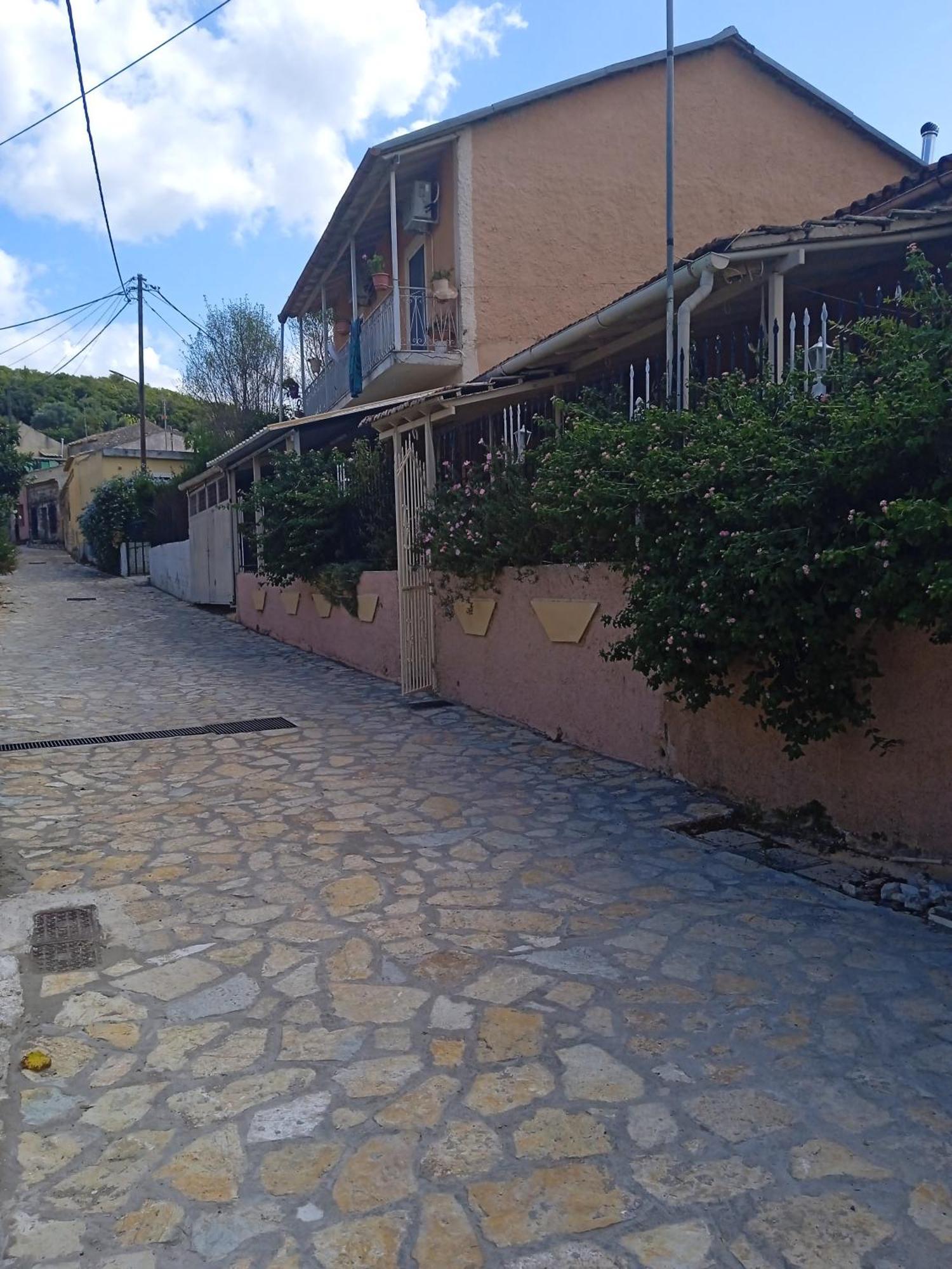 Villa Angela, Traditional Villa In The Village Agios Ioannis Peristeron  Ngoại thất bức ảnh